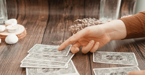 Tarot do dia: previsão para os 12 signos em 17/10/2026