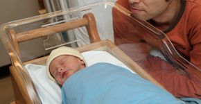 Por que os hospitais restringem o acesso de homens à UTI neonatal