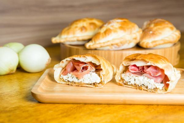 Calzone de ricota e cebola caramelada, D'Oliva Padeiro, no Paraná. Foto: Rener Oliveira