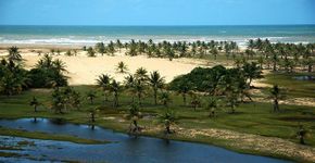 Sete praias que flertam com o surreal