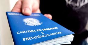 Caminhão percorre SP para ajudar pessoas a conquistar emprego