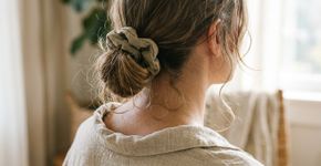 O rabo de cavalo fica bonito, mas aperta todos os dias: dermatologistas explicam quando a tensão do penteado pode provocar perda de cabelo