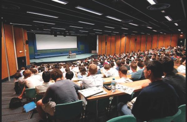 Oportunidades de estudos na França. Divulgação Campus France Brasil 
