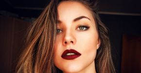 2026 é o novo 2016: nostalgia traz de volta a estética maximalista à maquiagem 