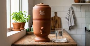 Demorei muito para entender por que o filtro de barro não deve ser esfregado com bucha de cozinha
