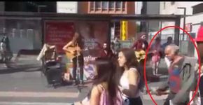 Pai filma momento exato em que homem tenta sequestrar criança