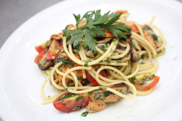 Spaghetti de mexilhão à provençal