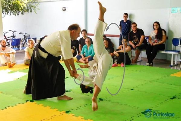 Aulas de física com artes marciais
