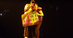 Jay-Z interrompe show e abraça fã que venceu câncer duas vezes