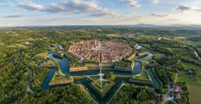 A fortaleza de Elvas foi desenhada em estrela para proteger a cidade, e o formato revela como a artilharia mudou a arquitetura militar