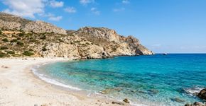 A ilha grega que, segundo a imprensa internacional, é a principal escolha para férias autênticas e despreocupadas na Europa