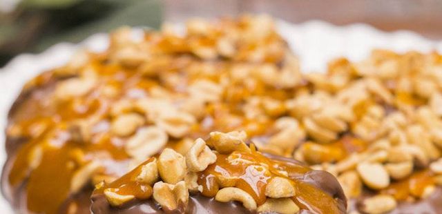 Torta de caramelo crocante sem usar o forno