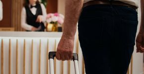 Do carregador à dentadura: Veja o que hóspedes esquecem nos hotéis