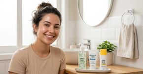 Uma pessoa que nunca cuidou da pele antes deve começar com a hidratação básica primeiro e depois passar para a rotina completa de skincare, alternando entre os dois