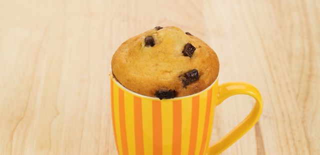 Bolo de cenoura de caneca mega rápido de fazer