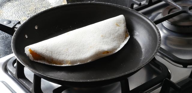 Veja como fazer tapioca perfeita na frigideira em menos de 5 minutos