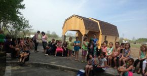 Escola canadense cria sala de aula ao ar livre <br>para aprendizagem mais ampla