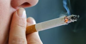Planos de saúde tentam fazer clientes largarem vício do cigarro