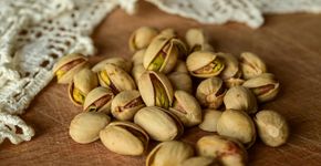 Adeus ao pudim comum! Esta receita com pistache é demais