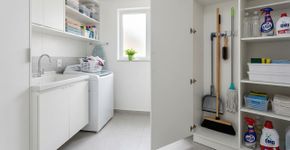 Por que a vassoura nunca deve ser guardada atrás da porta segundo o Feng Shui