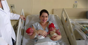 Gêmeos nascem durante a virada e bebês chegam em anos diferentes