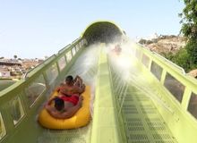 Featured side: Hot Beach terá montanha-russa aquática em que visitantes disputam corrida