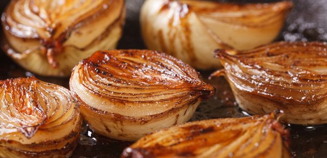 Cebola caramelizada fácil e rápida: eleve seus pratos!