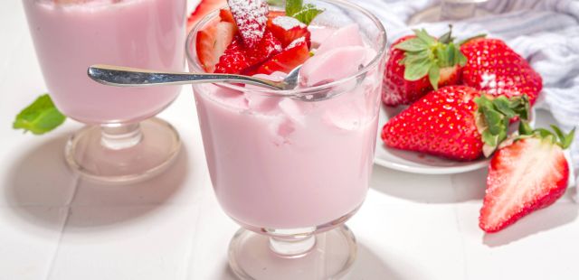 Este mousse de gelatina low carb leva apenas 4 ingredientes e vai te refrescar