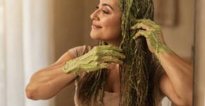 Como fazer uma máscara nutritiva com ingredientes de cozinha que recupera o cabelo ressecado