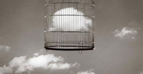 Ilusões Ópticas em preto e branco na fotografia de Chema Madoz
