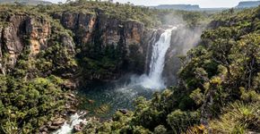 Mais de 240 mil hectares de Cerrado, rochas com mais de 1 bilhão de anos e centenas de nascentes: o parque goiano reconhecido pela UNESCO que preserva cachoeiras, antigos garimpos e espécies ameaçadas