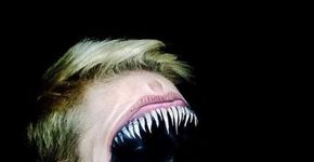 Artista usa maquiagem para criar monstros assustadores para o Halloween