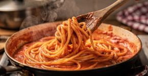 O truque napolitano que elimina o óleo e deixa o macarrão mais leve e com sabor de restaurante
