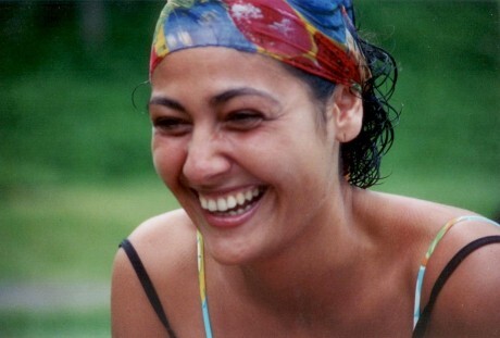 scan0011 Gica com lenço para disfarçar as falhas no cabelo