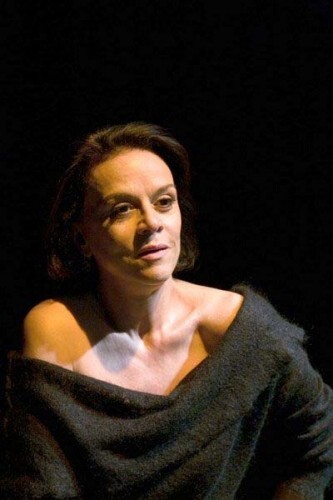 Clarisse Abujamra no monólogo “Antonio”