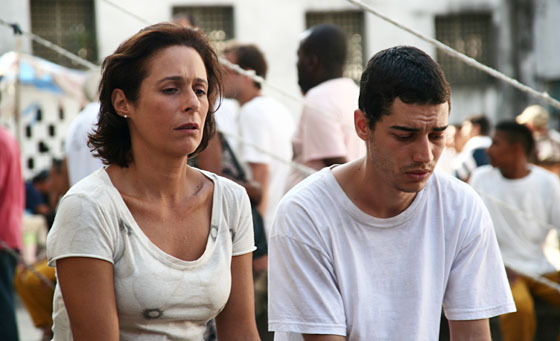 No filme, Rafael (Lee Thalor) ao lado de sua mãe (Andréa Beltrão)