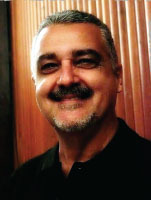 Paulo já liderou espetáculos de teatro experimental, musicais, recitais e poesias e adaptações da literatura brasileira e internacional