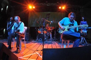 Kaoll - reprodução Kaoll encerrou recentemente turnê de disco lançado em parceira com Lanny Gordin