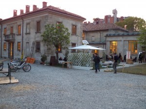 A Cascina Cuccagna é uma antiga casa milanesa ocupada