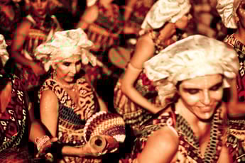 As aulas de percussão para mulheres estão com inscrições abertas