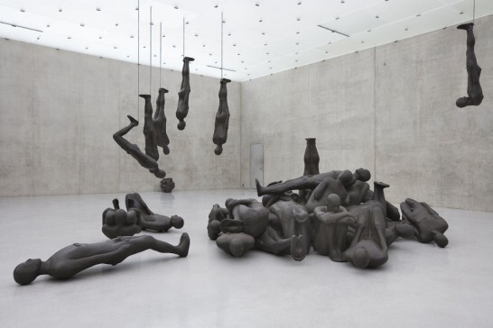 Esculturas masculinas foram moldadas a partir do corpo de Antony Gormley