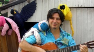 Paulo Bira e banda cantam sobre bichos do Brasil