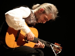 Fernando Deghi toca clássicos do cancioneiro de raiz