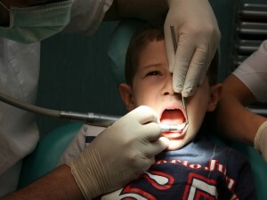 Atendimento odontológico integral a pacientes entre 10 e 19 anos