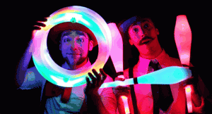 Malabaristas unem circo clássico ao moderno