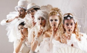 Direção do espetáculo é assinada por Débora Dubois