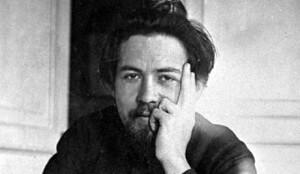 O grande homenageado do evento é Tchekhov (1860-1904), considerado um dos maiores escritores e contistas da história, com obras como “A Gaivota” e “Tio Vânia”