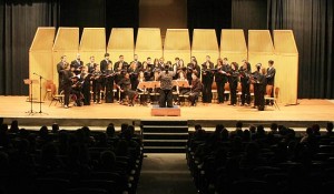 Juntos, se apresentam o Coro Juvenil da OSESP, os Corais Infantil e Infanto-Juvenil do Guri e o Coral Jovem do Estado