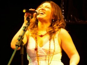 Cantora apresenta show intitulado “Samba e Outros Sambas”