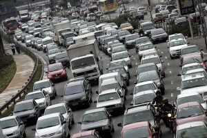 Faixa prioriza motorista que dá carona